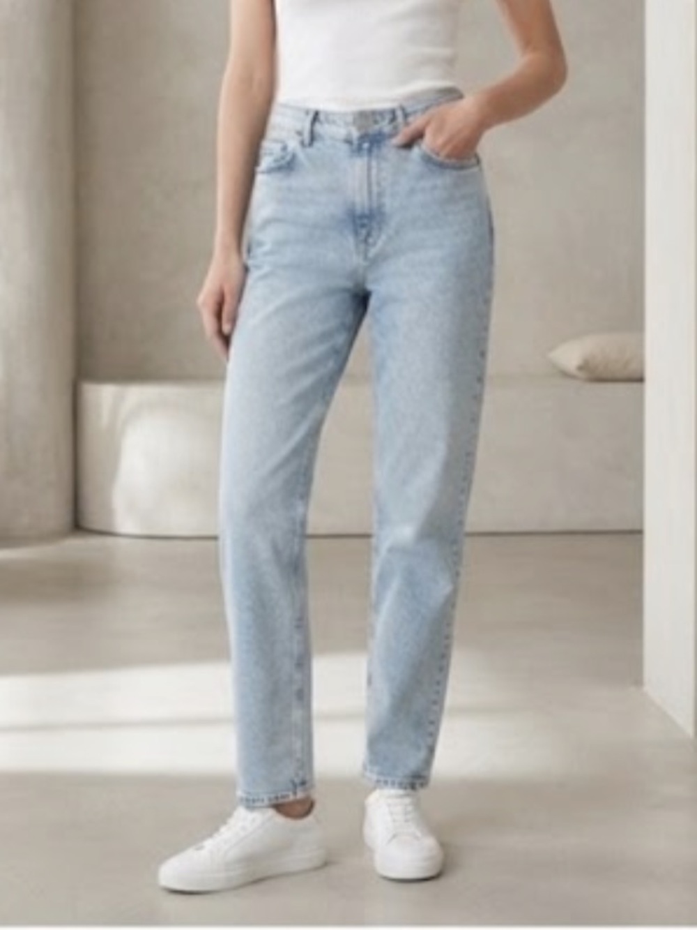 MANGO Newman Comfort High-Rise Jeans in Bleach Blue Size 10